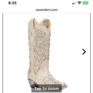 Women’s wedding cowboy boots. Worn twice. Perfect condition.
